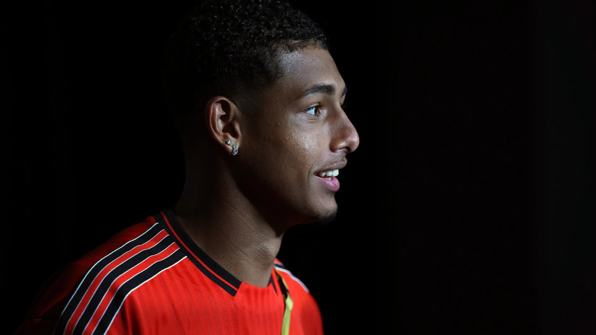 Crise na Gávea? Flamengo se mobiliza para blindar jovem zagueiro vaiado em clássico