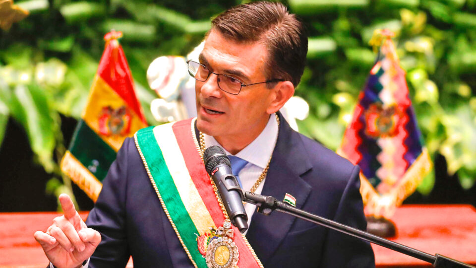 Bolívia: Presidente Rodrigo Paz Extingue Ministério da Justiça e Acusa Socialistas de Perseguição Política